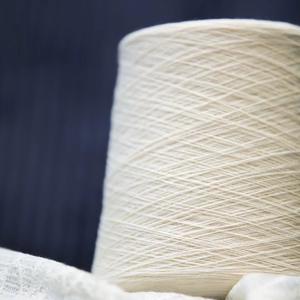 Laine Mérinos Semi-peignée 2/45 Nm 5% RWS, 20% Nylon Recyclé, 55% Polyester Recyclé, 20% Acrylique – Mélange pour Tricot, Tissage et Couture (Matière Première) - Product Image 2