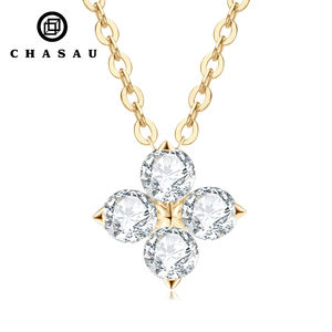 قلادة برسيم رباعي الأوراق من الفضة الإسترلينية عيار 925 عالية الجودة مرصعة بالمو سانيت VVS D مستدير 3 مم بوزن 0.10 قيراط للنساء - Product Image 1