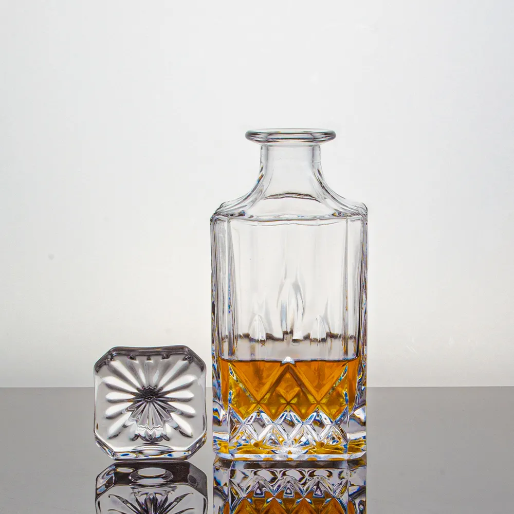 Set di Decanter per Whisky in vetro in stile europeo con bicchieri da Whisky vecchio stile