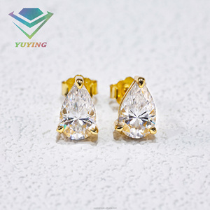 Boucles d'oreilles clous personnalisées à 4 griffes avec diamant de laboratoire CVD/HPHT 1 carat, or blanc, diamant rond/poire/émeraude certifié IGI, bijoux unisexe - Product Image 5