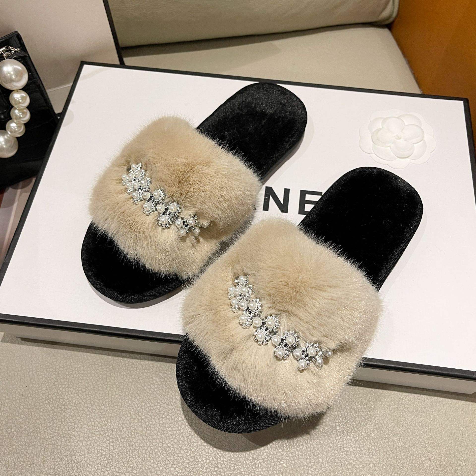 สีน้ำตาล