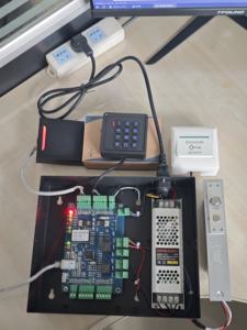 แผงควบคุมการเข้าออก 2 ประตูพร้อมโลโก้แบบกำหนดเอง ระบบควบคุมการเข้าออกด้วยไบโอเมตริกซ์ความปลอดภัยสูง TCP/IP พร้อมซอฟต์แวร์ฟรี - Product Image 6