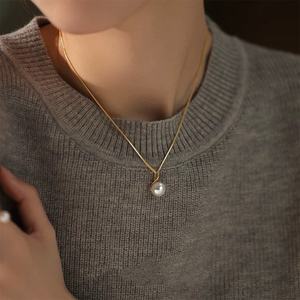 Collar con Colgante de Perlas de Agua Dulce Naturales 2025 para Mujer, Cadena para Clavícula con Caja, Accesorio de Cuentas Mantou - Product Image 4