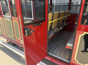 Tren Turístico Personalizado Popular Choice City Tour Train, con 58 Asientos Completamente Cerrados, OEM, para Uso en Parques Temáticos - Product Image 6
