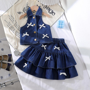 Nuovo Set di <span class=keywords><strong>Abbigliamento</strong></span> per Bambine 2026: Gilet in Denim con Colletto Halter e Gonna con Fiocco, 2-7 Anni - Product Image 1