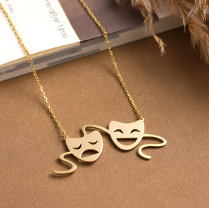 Collana con Maschera del Tragedia Placcata in Oro 18k Personalizzata, Design Unico, Ciondolo Drammatico in Acciaio Inossidabile Impermeabile - Product Image 1