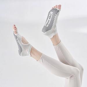 Chaussettes de Pilates personnalisées pour femmes, à bout ouvert, MOQ 5, taille enfant, antidérapantes, respirantes, fines, en coton, pour ballerines, été - Product Image 2