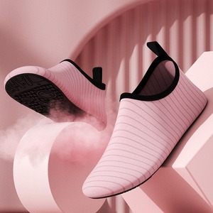 Zapatos de Yoga Ligeros y Flexibles para Pies Descalzos, con Soporte para los Pies, Zapatos Deportivos para Playa, Natación y Fitness - Product Image 1