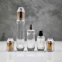 Flacon de parfum en verre de forme spéciale de 100 ml en gros, couvercle en acrylique, boîte cadeau personnalisée, diffuseur, impression sérigraphique
