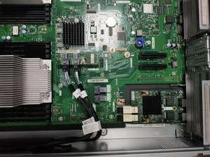 Server Huawei di Seconda Mano 2288hv3 2680v4 480GX3 con Scheda Array e Doppia Alimentazione 64G 2 Rack Pronto per la Spedizione - Product Image 4