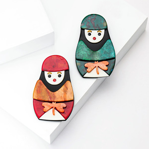 Broches Matryoshka acryliques à la mode personnalisées belle petite fille Badges <span class=keywords><strong>broche</strong></span> broches pour ami Souvenirs cadeau - Product Image 4