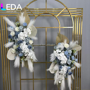 Arreglo Floral de Alta Calidad LEDA con Rosas, Orquídeas y Palmeras, Camino de Mesa Colgante para Decoración de Esquinas y Fondos - Product Image 5