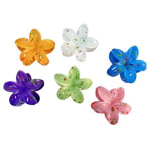Fermaglio per capelli a forma di fiore di frangipani bicolore da 8 cm con pois - Product Image 2