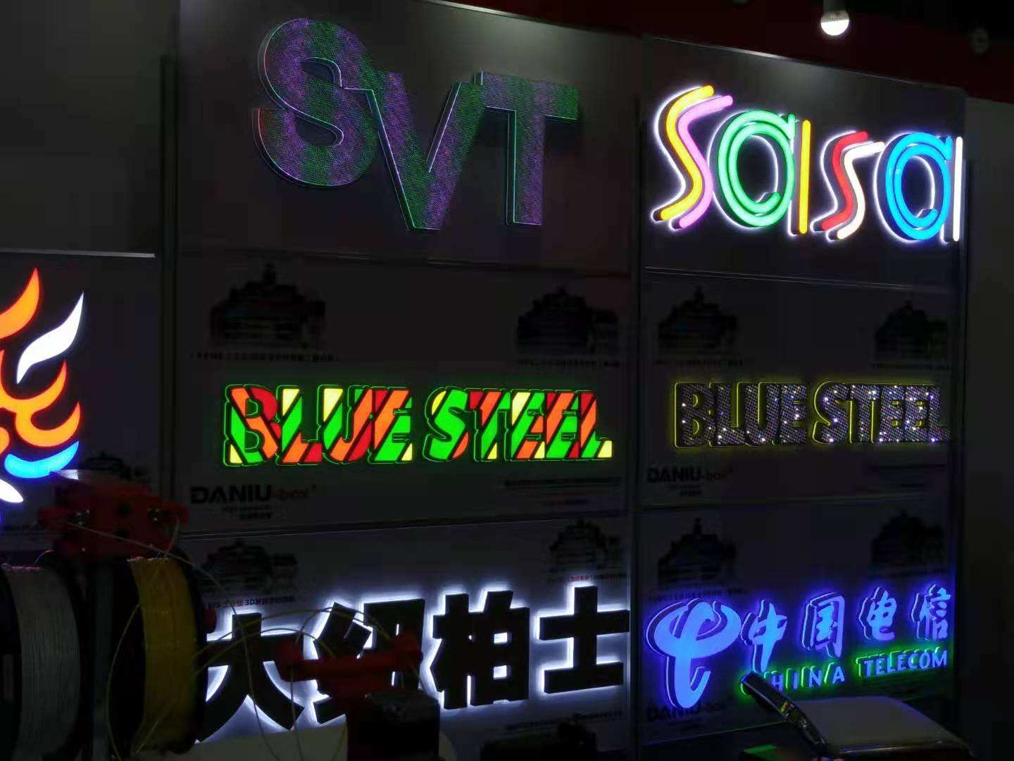 ダニウボックス3Dプリンター80 * 80cmビッグサイズ3Dチャンネルレター製造機3D印刷機| Alibaba.com