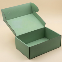 Boîtes d'emballage personnalisées pliables en carton ondulé avec un design coloré imprimé sur mesure pour l'envoi et la livraison