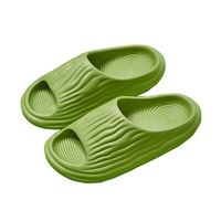 Nouvelles pantoufles d'intérieur 2023 pour hommes et femmes, tongs plates en EVA pour couples, sandales antidérapantes respirantes pour l'été