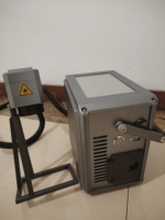 Machine de marquage laser à fibre industrielle portable, alimentée par prise électrique, avec options de batterie au lithium, graveur laser pour métal