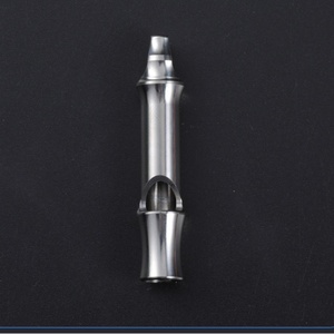Silbato EDC de acero inoxidable, silbato de supervivencia portátil de un solo tubo de alto decibelio con orificio para cordón para señalización al aire libre A0023 - Product Image 2