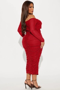 Vestido midi rojo con hombros descubiertos, manga larga, fruncido, con detalles de perlas, ajustado, de malla, para cóctel, graduación, invitada de boda - Product Image 6
