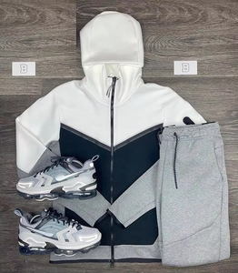 <span class=keywords><strong>Tuta</strong></span> Sportiva da <span class=keywords><strong>Uomo</strong></span> <span class=keywords><strong>con</strong></span> <span class=keywords><strong>Cappuccio</strong></span> e Zip, Logo Personalizzato, Completo Due Pezzi Confortevole per Jogging e Palestra - Product Image 5