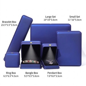 Boîte de rangement à bijoux rectangulaire bleue personnalisée EVERWIN avec couvercle, design élégant et solide pour l'affichage de bagues, colliers et bracelets - Product Image 5