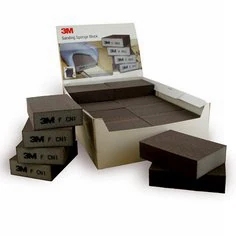 3M™Disques de ponçage abrasifs Modèle de grain en tailles 100 mm 70 mm 25 mm pour ponçage et meulage PN 68027 MED - Product Image 1