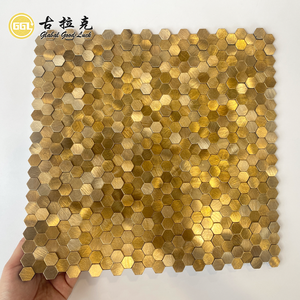 Mini esagonale in alluminio dorato in PVC autoadesivo piastrelle a mosaico <span class=keywords><strong>cucina</strong></span> camere Backsplash buccia parete e bastone <span class=keywords><strong>per</strong></span> la decorazione della casa pannello - Product Image 1