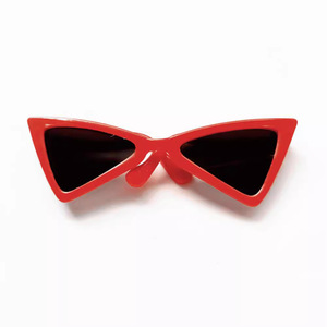 La 20cm Mini muñeca de moda con 8 gafas de sol triangulares de colores PVC y Material de felpa juguete para niñas vestido de moda - Product Image 4