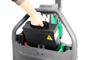 China Mini Elektro stapler 1500kg Lithium batterie mit Schnell verschluss Voll elektrischer hydraulischer Fußgängers chale