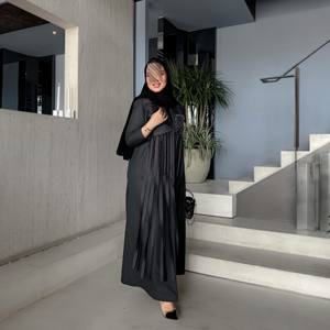 عباية نسائية سوداء من هافيزا، كيمونو مفتوح بكسرات وحواف مكشكشة، فستان ماكسي إسلامي بالجملة من دبي، كارديجان - Product Image 6