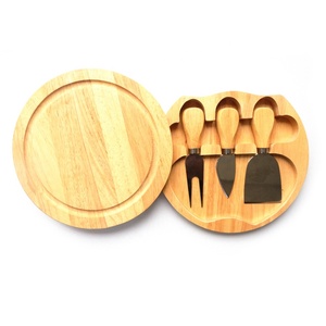 <span class=keywords><strong>Petite</strong></span> <span class=keywords><strong>planche</strong></span> à fromage ronde <span class=keywords><strong>en</strong></span> <span class=keywords><strong>bois</strong></span> de chêne avec couteaux <span class=keywords><strong>en</strong></span> acier inoxydable 3/4 - Product Image 6