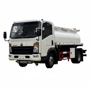 Mini-citerne à carburant HOWO 4x2 5000L avec pompe, conduite à droite, pour la distribution de carburant, à vendre - Product Image 1