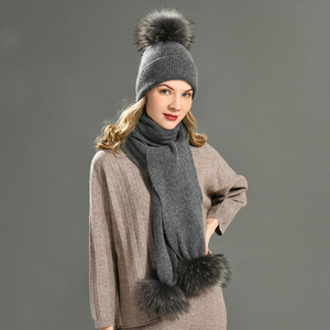 Ensemble <span class=keywords><strong>bonnet</strong></span> et <span class=keywords><strong>écharpe</strong></span> d'hiver pour <span class=keywords><strong>femme</strong></span> avec pompon en vraie fourrure de raton laveur, tricot long en <span class=keywords><strong>cachemire</strong></span> uni - Product Image 1