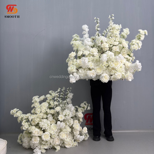 Alte file bianche lisce di <span class=keywords><strong>fiori</strong></span> sono usate come <span class=keywords><strong>fiori</strong></span> del corridoio per decorare il bordo del palcoscenico del matrimonio - Product Image 2