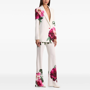 Ensemble deux pièces blazer et <span class=keywords><strong>pantalon</strong></span> large à imprimé floral <span class=keywords><strong>blanc</strong></span>, idéal pour les occasions formelles et les soirées, vente en gros OEM pour femmes - Product Image 2