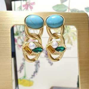 Parure de bijoux indienne occidentale chrétienne bohème en pierre turquoise plaqué or pour femme, collier, boucles d'oreilles, bracelet en résine acrylique et lucite - Product Image 4