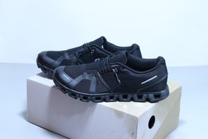 Nuevo Modelo 2026, Zapatos Deportivos Casuales de Diseño Premium Personalizados para Caminar al Aire Libre con Cordones Antideslizantes y Diseño Elevado - Product Image 3
