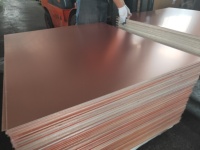Feuille laminée en cuivre double face 35 µm, plaquée cuivre, 1,6 mm FR4 CCL pour circuits imprimés multicouches