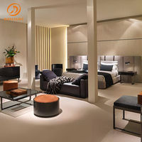Lit double de style européen moderne avec tête de lit grande et douce en cuir ou en tissu