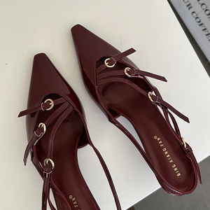 Zapatos de Tacón de Moda Primavera 2024, Sandalias de Mujer con Punta Puntiaguda, Diseño Simple - Product Image 4