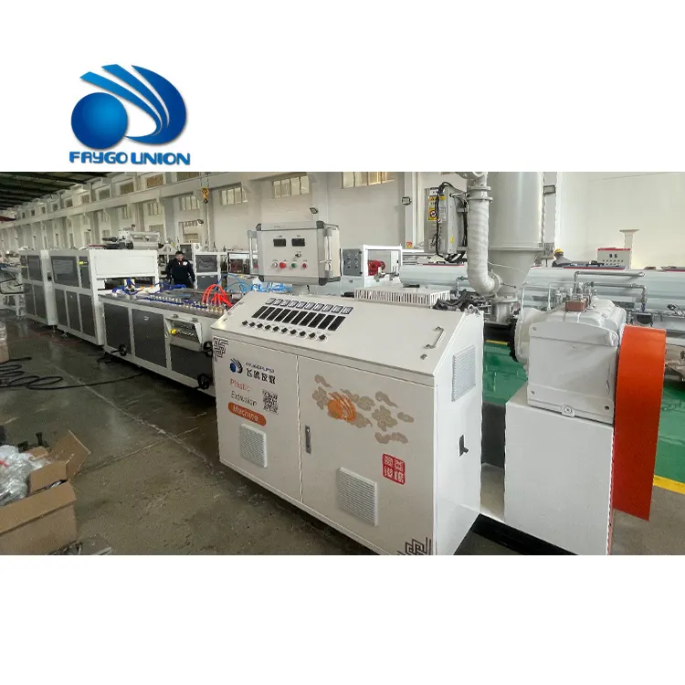Fayगो यूनियन स्वचालित ऑनलाइन लैमिनेटेड प्लास्टिक वॉल पैनल प्रोफ़ाइल एक्सट्रूडर मशीन उत्पादन लाइन