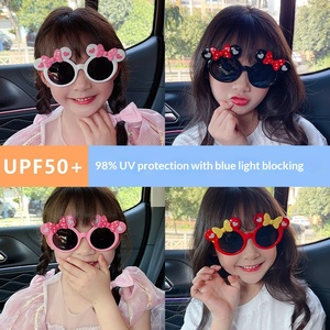 Gafas de Sol Polarizadas de Media Montura para Niños, Modelo 2023, Gafas de Moda para Niña Pequeña, Lentes Transparentes de Minnie, Protección UV de Dibujos Animados - Product Image 3