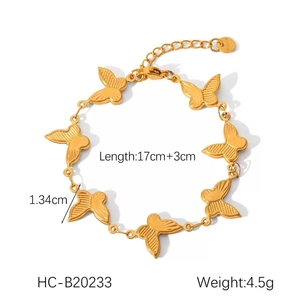 Pulsera <span class=keywords><strong>de</strong></span> Acero Inoxidable con Cierre <span class=keywords><strong>de</strong></span> Mariposa Cuadrada, Gota <span class=keywords><strong>de</strong></span> Agua, Zirconia, Flor y <span class=keywords><strong>Nariz</strong></span> <span class=keywords><strong>de</strong></span> Cerdo, Bañada en Oro <span class=keywords><strong>de</strong></span> 18K - Product Image 4