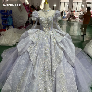 Robe de mariée moderne Sweetheart avec appliques, magnifique robe de bal en dentelle et sequins, traîne chapelle, longueur ras du sol XS093 - Product Image 6