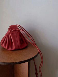 กระเป๋าคาดลำตัวแบบพรีเมี่ยมสีแดงของผู้หญิงกระเป๋าแต่งงานแนววินเทจดีไซน์แบบกำหนดเอง - Product Image 2