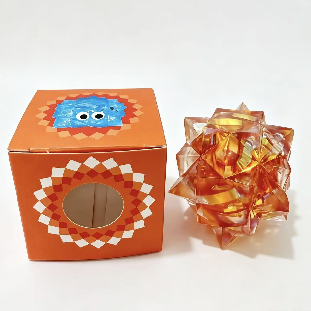 Boîte à balles orange de forme irrégulière