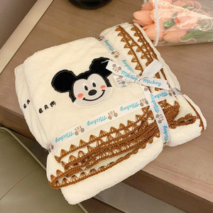 Juego de toallas de baño de terciopelo Coral al por mayor de fábrica, nuevo diseño de oso de fresa, técnicas tejidas absorbentes sin desprendimiento para regalo de recuerdo - Product Image 6
