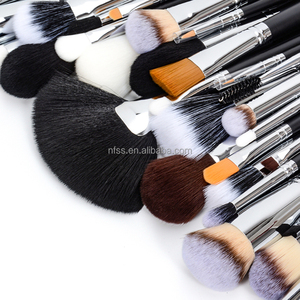 Venta al por mayor de fábrica, alta calidad, Vegano, sintético, ancho, gran ángulo, polvo suelto, brocha Kabuki, Etiqueta Privada, juego de brochas de maquillaje facial - Product Image 2
