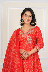 ชุดคุร์ติปักลายผ้าฝ้ายพร้อมกางเกงและผ้าคลุมไหล่ งานแฮนด์เมด ผลิตภัณฑ์สั่งทำจำนวนมาก - Product Image 6