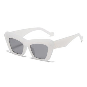 Gafas de sol rectangulares de ojo de gato para hombres y mujeres, lentes protectoras UV400, tonos blancos para exteriores, gafas naranjas de Hip Hop, tendencia 2025 - Product Image 5